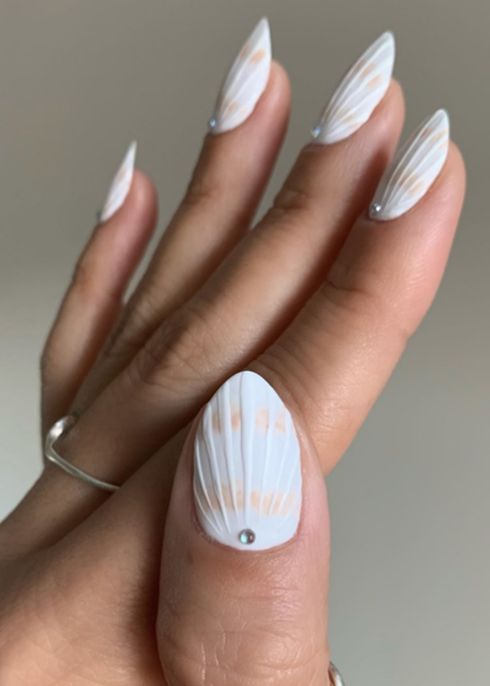 The best beach nails, tropical nails, mermaid nails, and ocean nails to copy